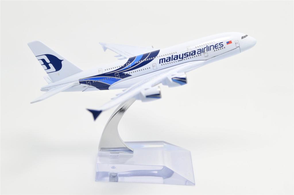 TANG DYNASTY 16cm Malaysia Airlines Airbus A380 Alloy Airplane Model Toy 1/400