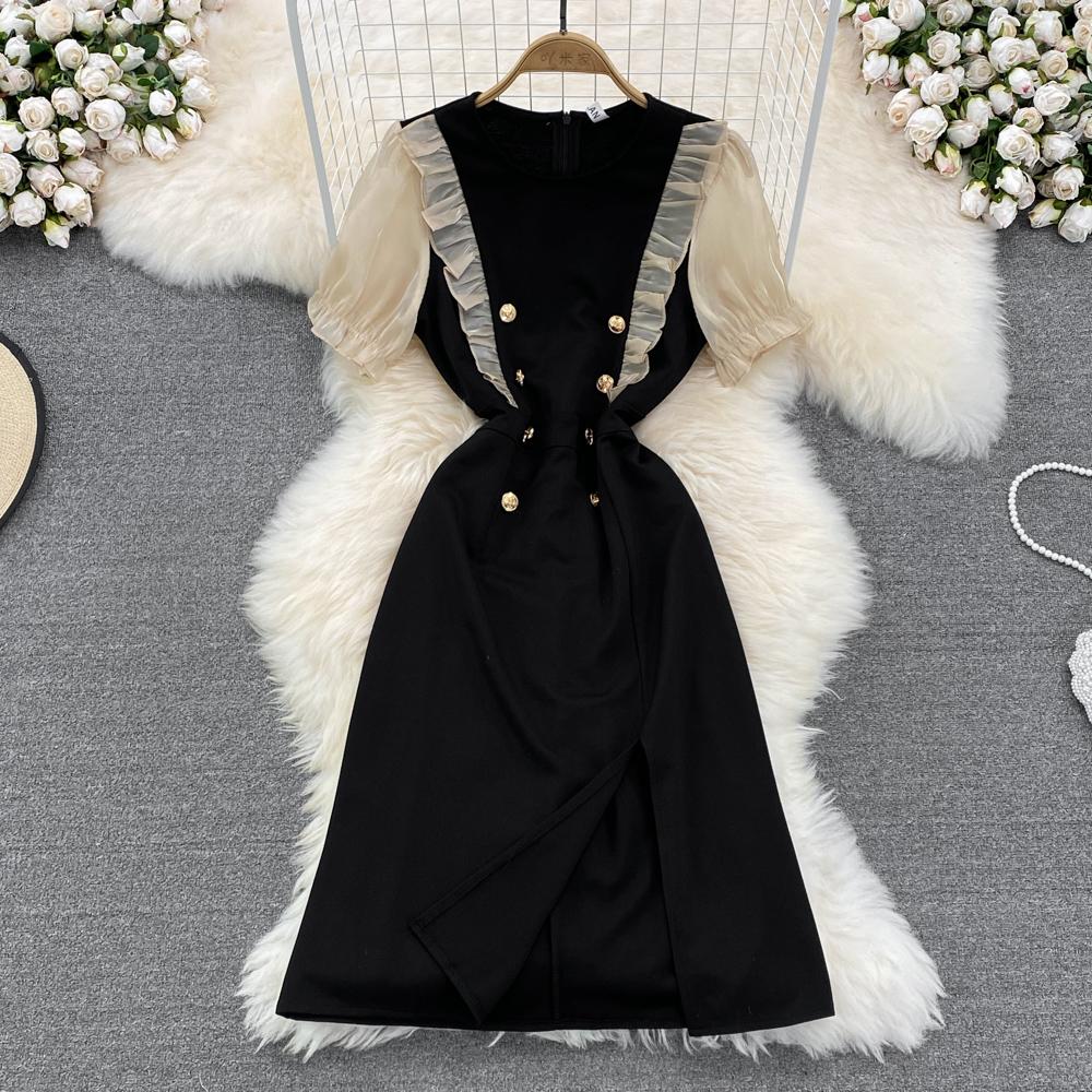 

RUGOD Летнее французское темпераментное платье трапециевидной формы средней длины с круглым вырезом и рукавами-фонариками с оборками и разрезом