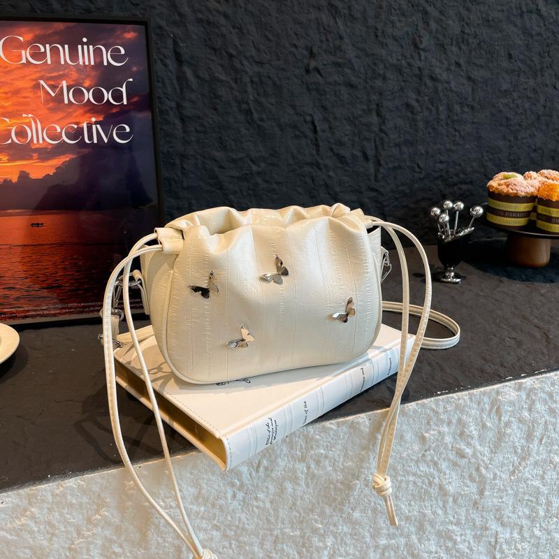 Нишевая плиссированная сумка-облако на цепочке женская 202 новая универсальная сумка-мессенджер на цепочке простая плечевая сумка-ведро