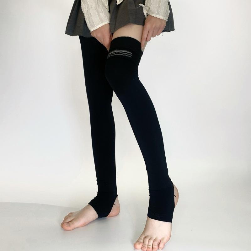 Чулки выше колена, Утепленные флисовые носки с силиконовой противоскользящей основой, Носки до корня бедра, Зимние теплые высокие чулки One size fits all чёрный