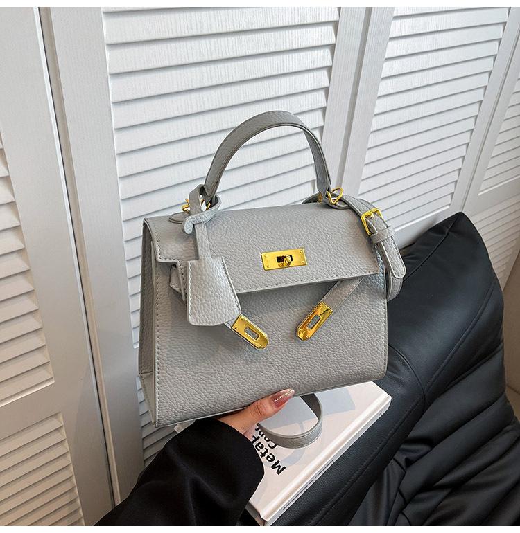 Портативная сумка Kelly премиум-класса женская 2025 новая модная модная сумка через плечо для通勤, сумка-мессенджер, маленькая квадратная сумка синий