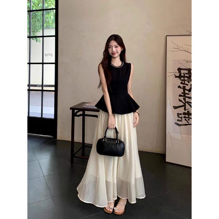 

2026 Summer New Arrival Korean-Style Women s Two-Piece Outfit: Chic and Lightly Mature Design Skirt Set Large
