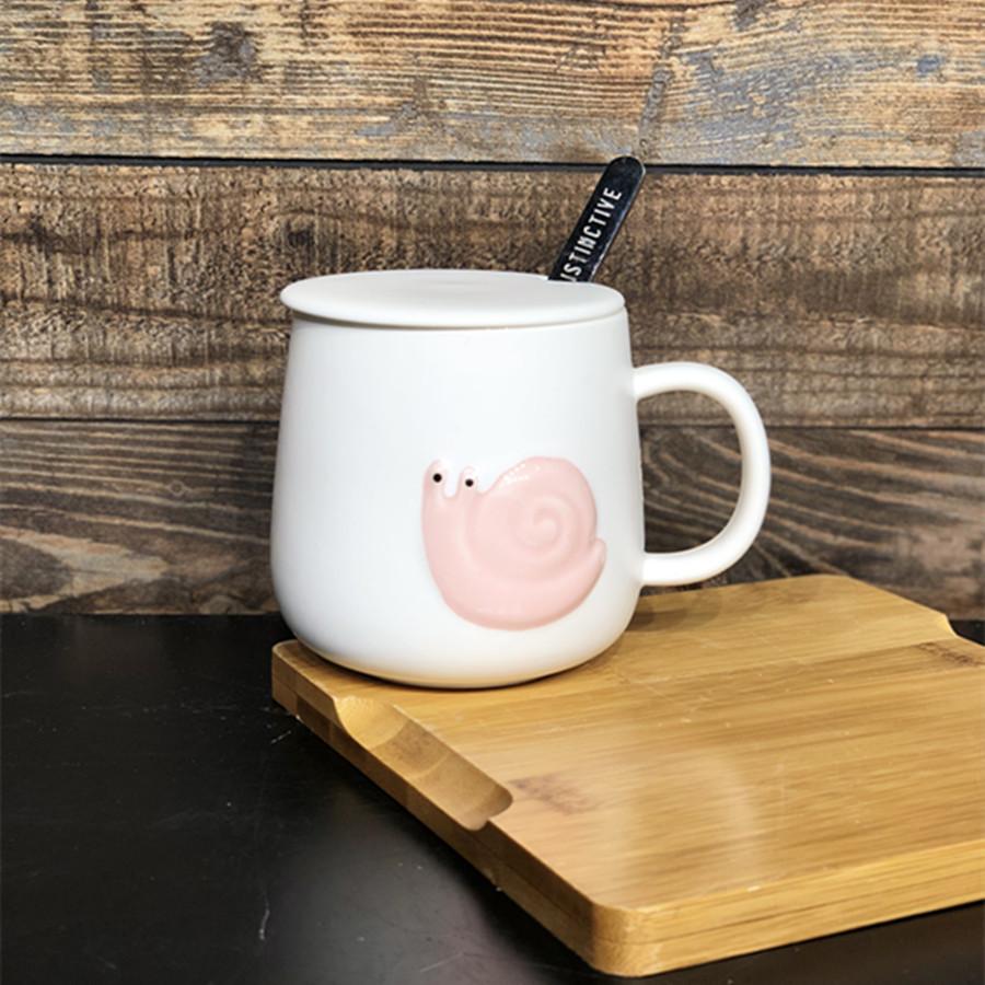 

Small Fresh Snail Ceramic Cup Embossed Snail Shape Mixing Rod Office Coffee Cup Creative Water Cup 401-500ml