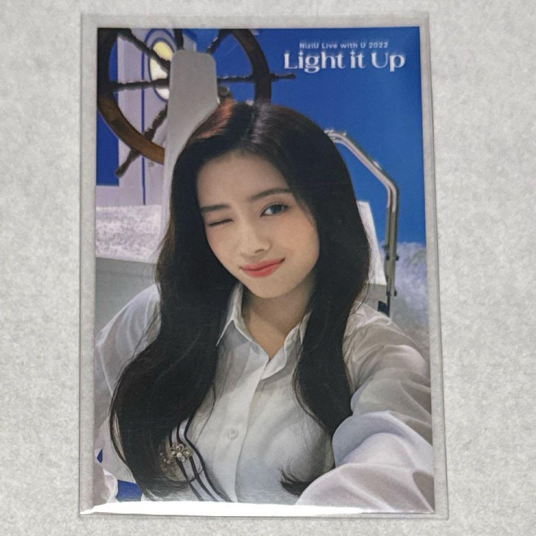 

[USED] NiziU Lima Light it Up New Member Trading Card Bonus