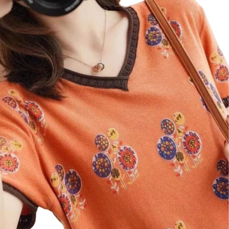 2025 Spring Retro Ethnic Knit T-shirt for Middle-Aged – Loose, Casual, Short-Sleeved Top