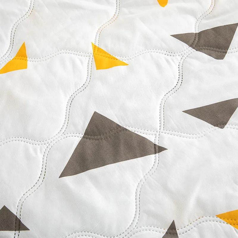 Factory Price Silk Blanket Silky Cooling Thin Quilt Summer Blanket Can  Machine-wash Single/Queen/King Size