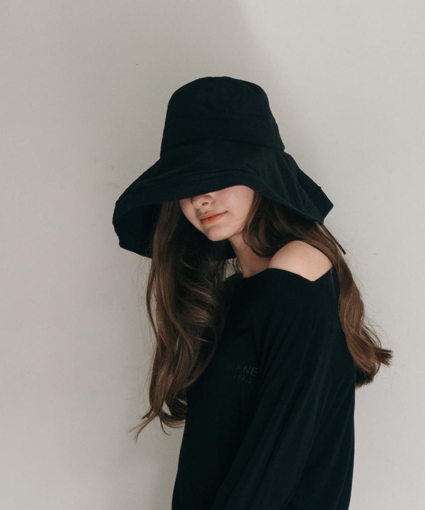 Maneseu Evreu Oversized Bucket Hat (2 Colors)