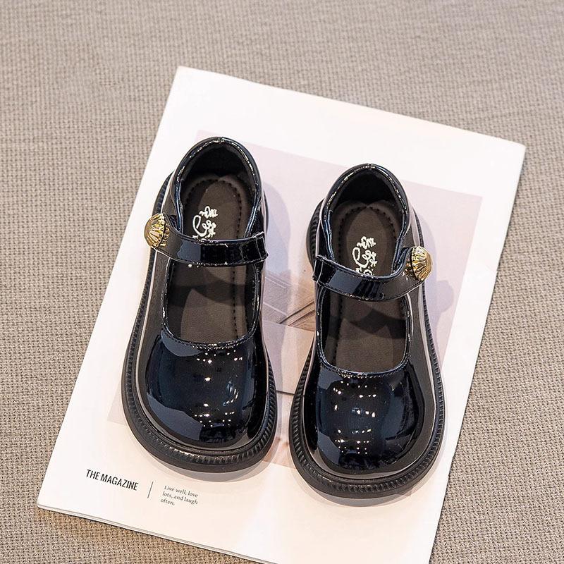 Girls' black leather shoes2026New spring and autumn collection: fashionable princess shoes for girls, children's and student styles, with a