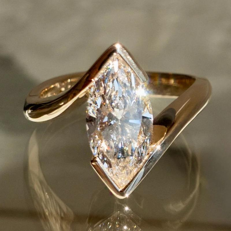 Classic Inlaid White CZ Women's Ring Trendy Gold Color Geometry Daily Wear Party Jewelry Anniversary Gift
