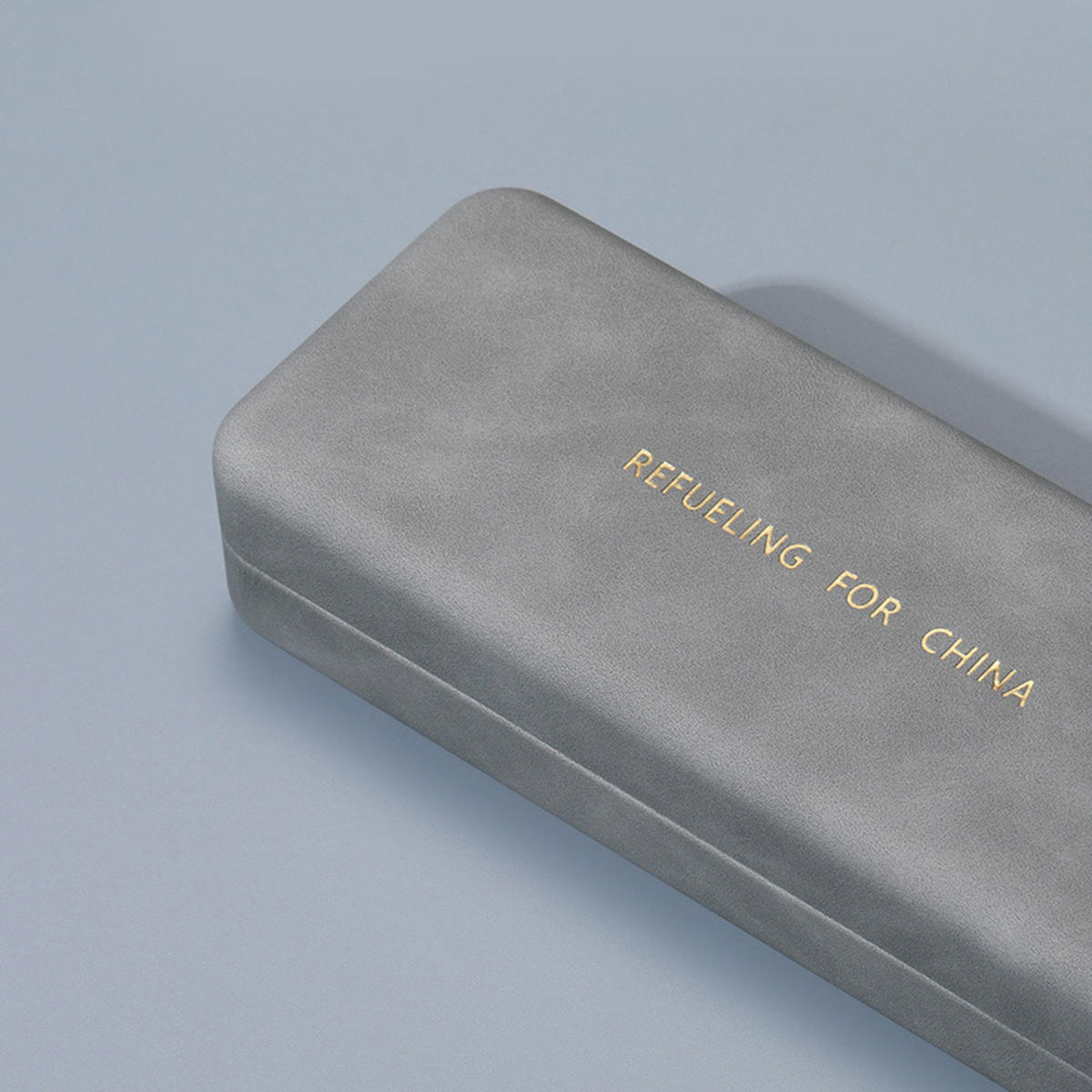 

Men Women Iron Leather Hard Portable Reading Glasses Box Spectacle Cases Eyeglass Case Glasses Case one size сірий колір