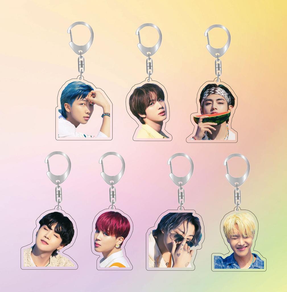 7pcs BTS Summer-themed Keychains, Featuring Real-life Portraits, and Celebrity Merchandise Support Charms.