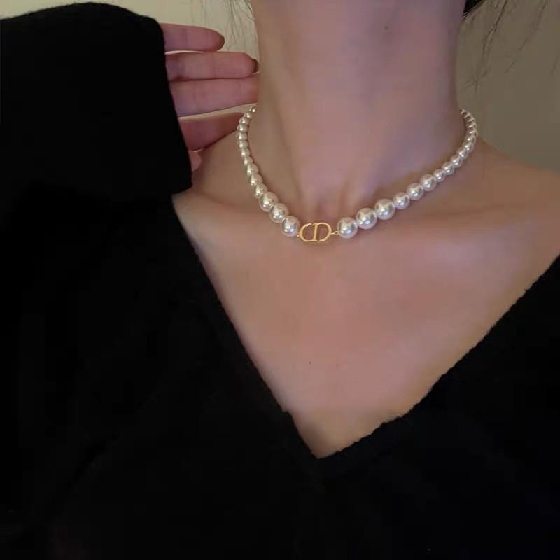 Pearl Necklace Women's Niche Light Luxury Design High-end Fashion Temperament Collarbone Chain Neck Chain Sweater Chain Bead Chain