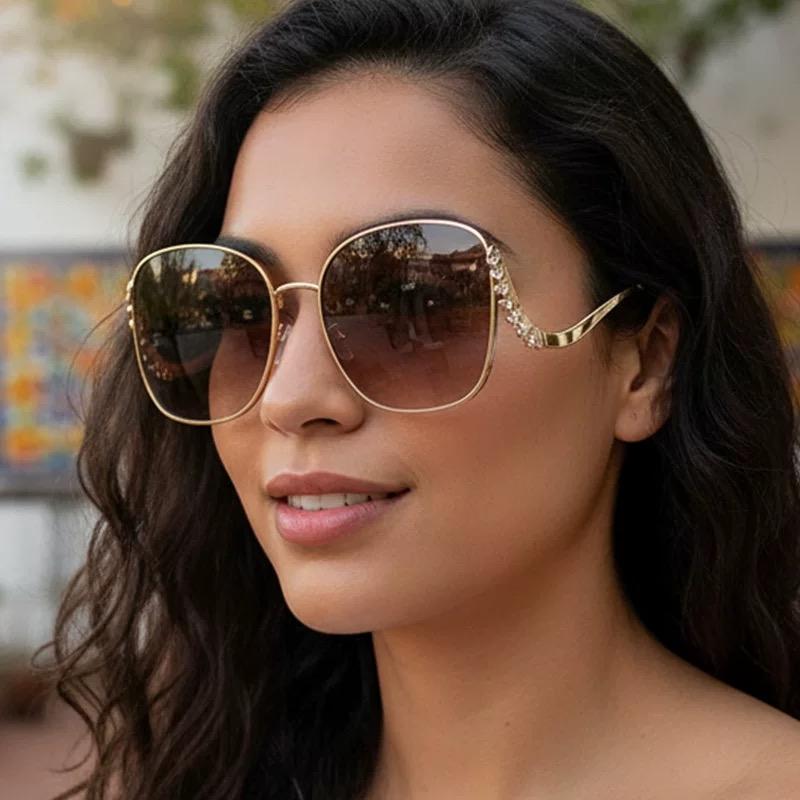 Oversized Sunglasses Women For Female Vintage Sun Glasses Punk Popular Luxury Brand Designer Metal Diamond Curved Leg Shades