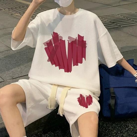 2Pcs/Set Men Summer Outfit Round Neck Short Sleeve Tops Wide Leg Shorts Set Heart Pattern Loose Fit Tracksuit