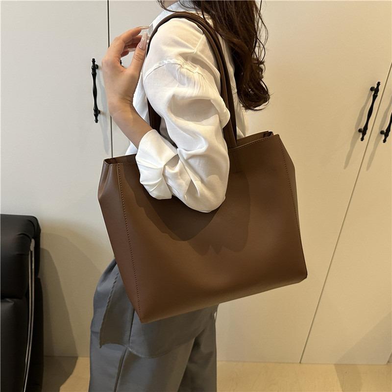 Large capacity simple shoulder bag women's new high-end sense versatile fashion underarm bag commuter tote bag