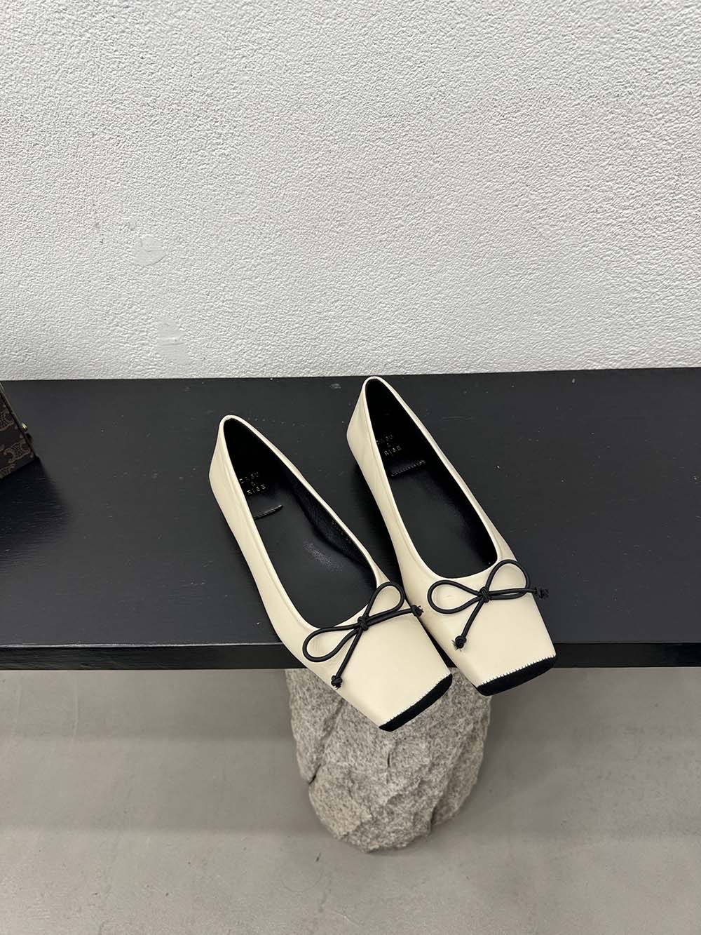 Модные женские туфли с квадратным носком 2024 года — фото 8