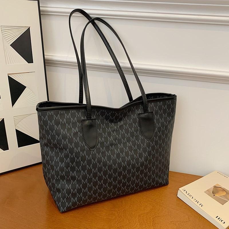 Commuter Large-capacity Bag 2025 Summer New Women's Bag Fashionable and Popular Versatile Shoulder Bag Tote Bag