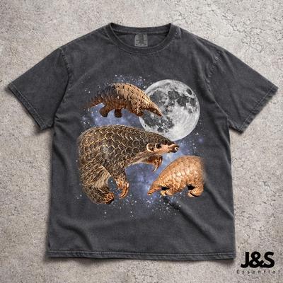 Three Pangolins Retro Moon T-Shirt, Rare Animal Graphic Tee, Funny Vintage Galaxy Wildlife Shirt, Unique Pangolin Lover Gift Top