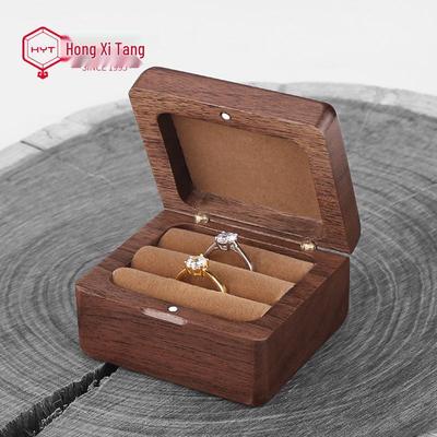 Tragbare Ringaufbewahrungsbox aus Schwarznussholz - Quadratisches Massivholzdesign, Heißer Verkauf