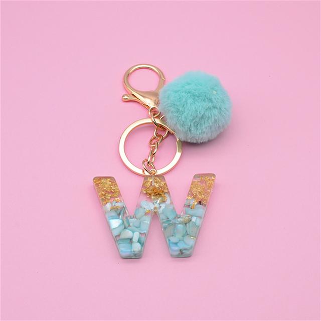 26 inicjały litera klucz wisiorek z zielonym puszystym pomponem moda dziewczęca torebka brokat gradientowa żywica alfabet brelok Charms