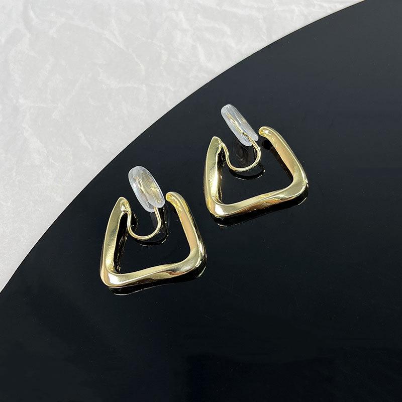 Korean Style Retro Pearl Ear Clip for Women - Mosquito Coil Holder, No Piercing, High-End, Fashionable and Versatile Luxury Earrings