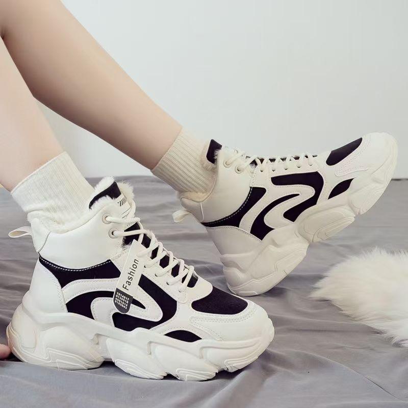 Modische High-Top-Schnür-Dad-Schuhe mit Wollfutter für den Winter, für koreanische Studentinnen, warme und modische Baumwoll-Sportschuhe mit dicker Sohle für Damen