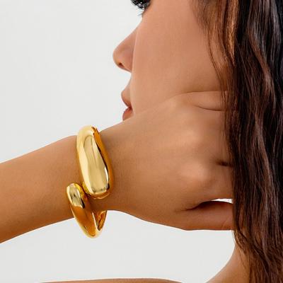 Bracciale da donna aperto regolabile in lega di zinco colore oro liscio galvanizzato lucido gioiello da polso