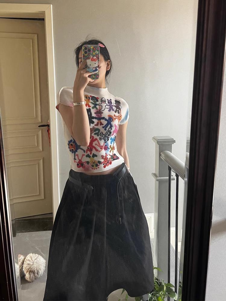 2025 Damenmode Originaldruck Graffiti Schlankmachendes T-Shirt - Kurzarm, Lebhaft & Künstlerisch