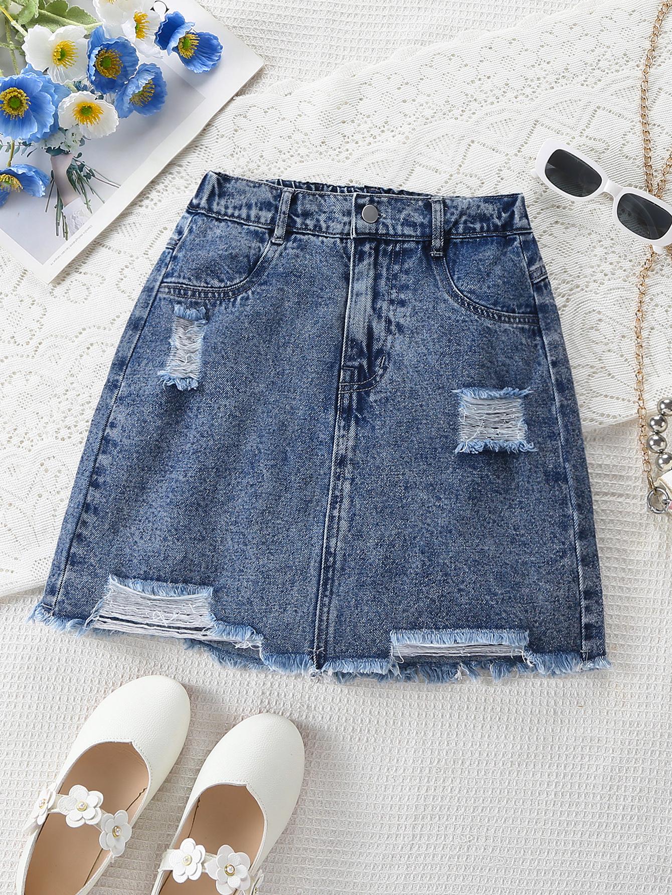 

Single-piece girls denim skirt, casual, classic, retro, stylish, distressed, frayed edges, snowflake wash, blue. 8Y средний синий