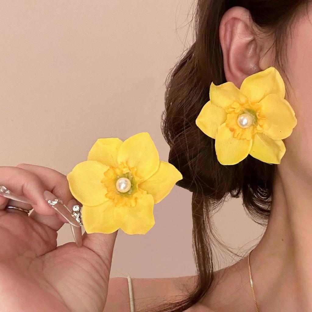 Silver Needle Yellow Flower Tassel Stud Earrings – Spring/Summer Forest Style, Sweet and Fashionable Luxury Ear Accessories for Women.