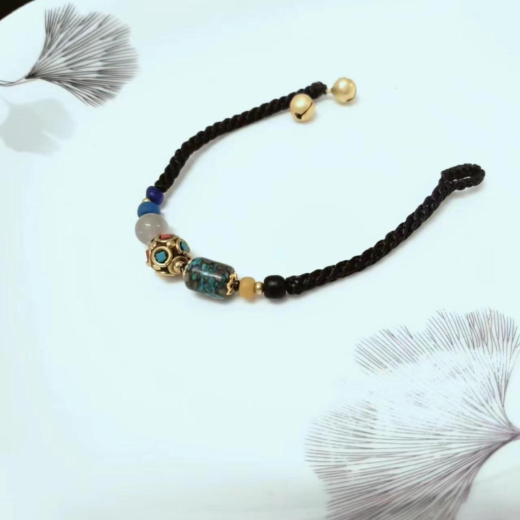 Handmade Chinese Retro Beaded Bracelet: Versatile Ethnic Style for Couples & Friends