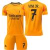 2024/2025 Real Madrid Vinicius Çocuk Futbol Forması - Nefes Alabilen Hızlı Kuruyan Polyester Turuncu