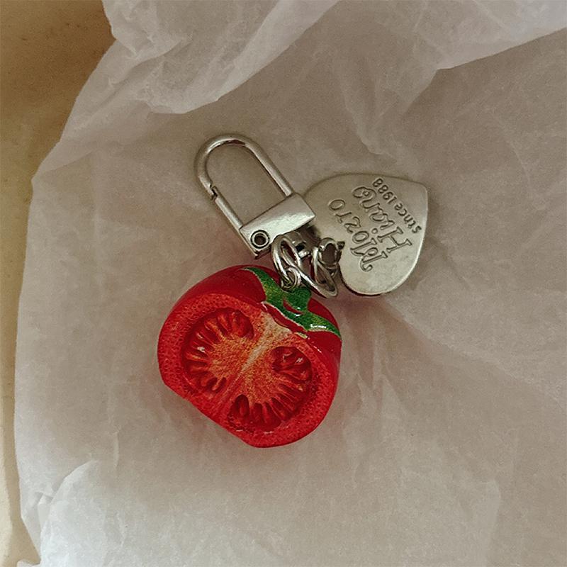 Vivid 3D Red Tomato Keychain Lightweight Resin Fruit Charm Mini Pendant for Phone Case Handbag Gift for Girls