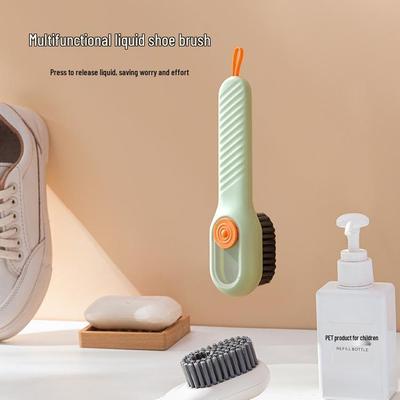 Brosse à chaussures multifonctionnelle à long manche et poils doux – Brosse à lessive color-block, douce pour les chaussures, avec fonction d'ajout de liquide.