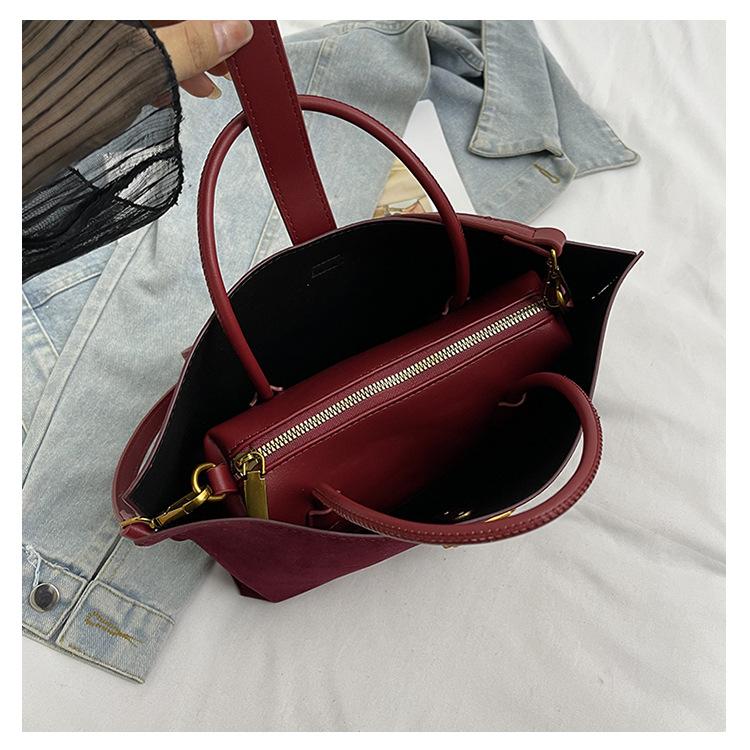 Ladies' Fashionable Vegetable Basket Tote Bag, Large Capacity Commuting Bag, Ladies' High-end Sense, Niche Hand-held Crossbody Bag