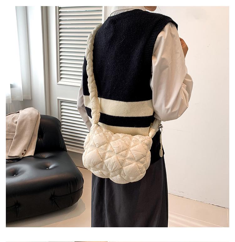 Korea Niche Cloud Crossbody: 2024 Women's Puff Pleated Dumpling Bag