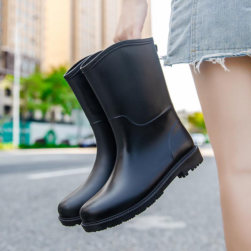 

Японские дождевики женские средние модные сапоги 2025 новые всесезонные водонепроницаемые высокие дождевики теплая обувь 36