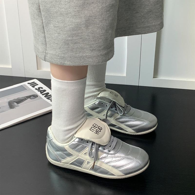 

Women s summer new women s shoes retro flat-bottomed flip casual sports shoes little white shoes 40 серебряный