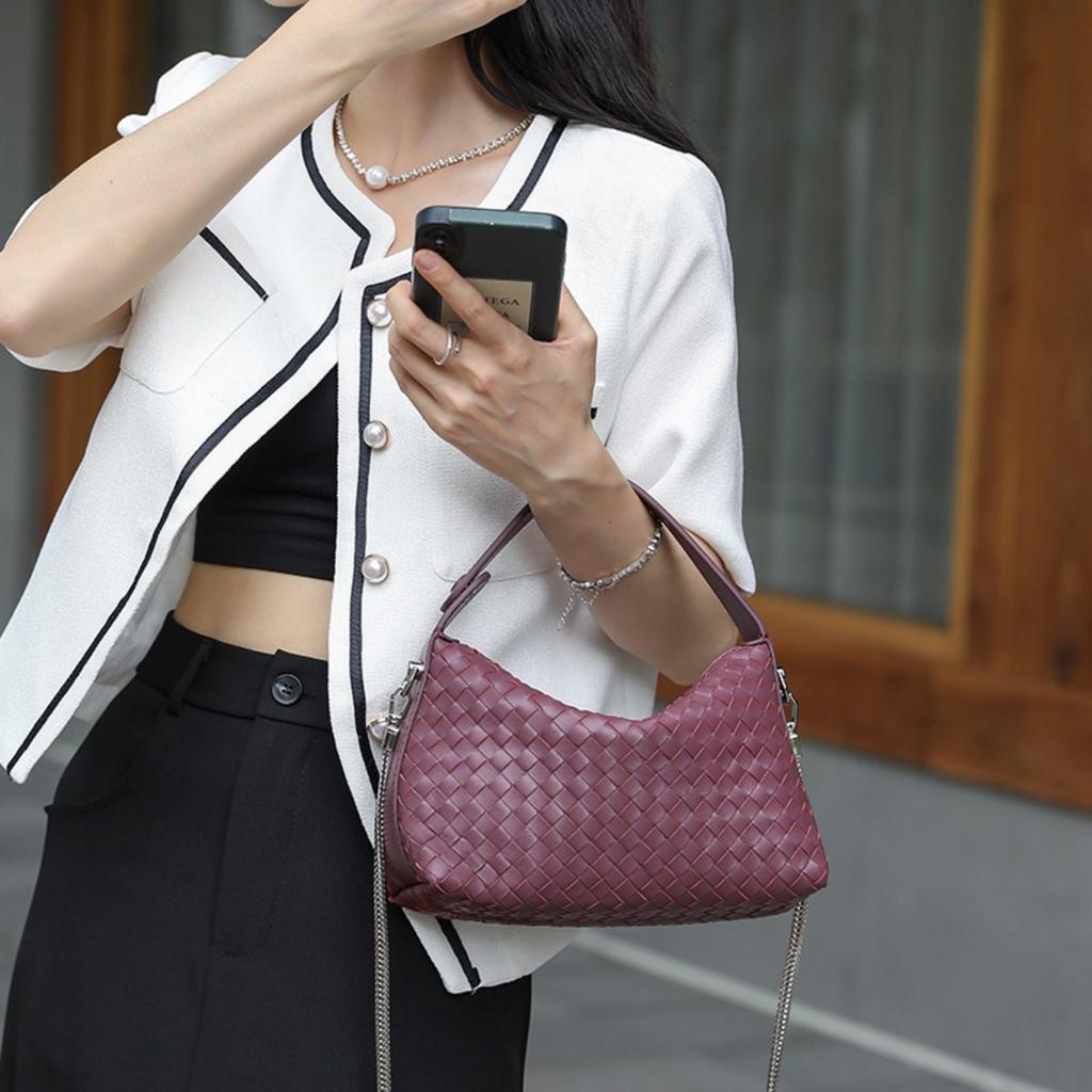 Trendy women's bags factory direct sales first layer sheepskin pure hand-woven bag portable crossbody versatile pillow bag