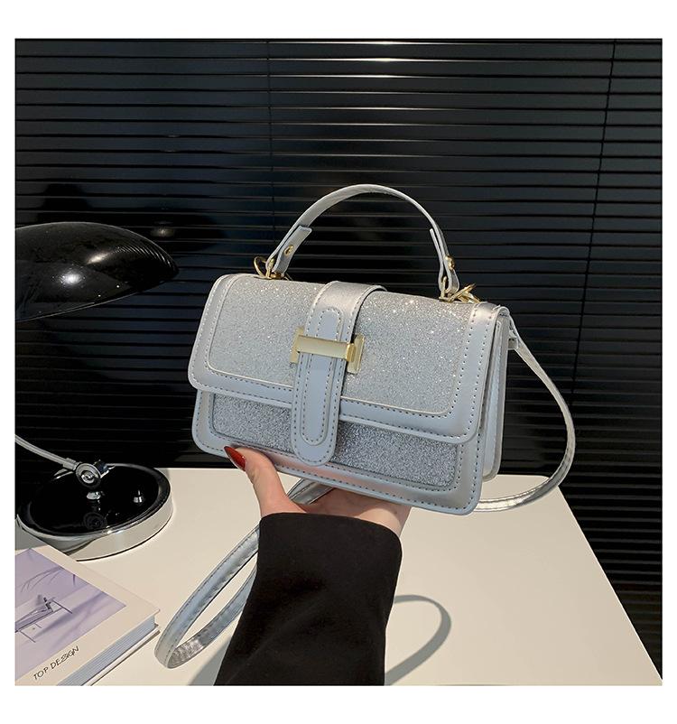 

Популярная в этом году простая маленькая квадратная сумка 2024 года, летняя новая мода, универсальный тренд, простая сумка-мессенджер через плечо, женская сумка