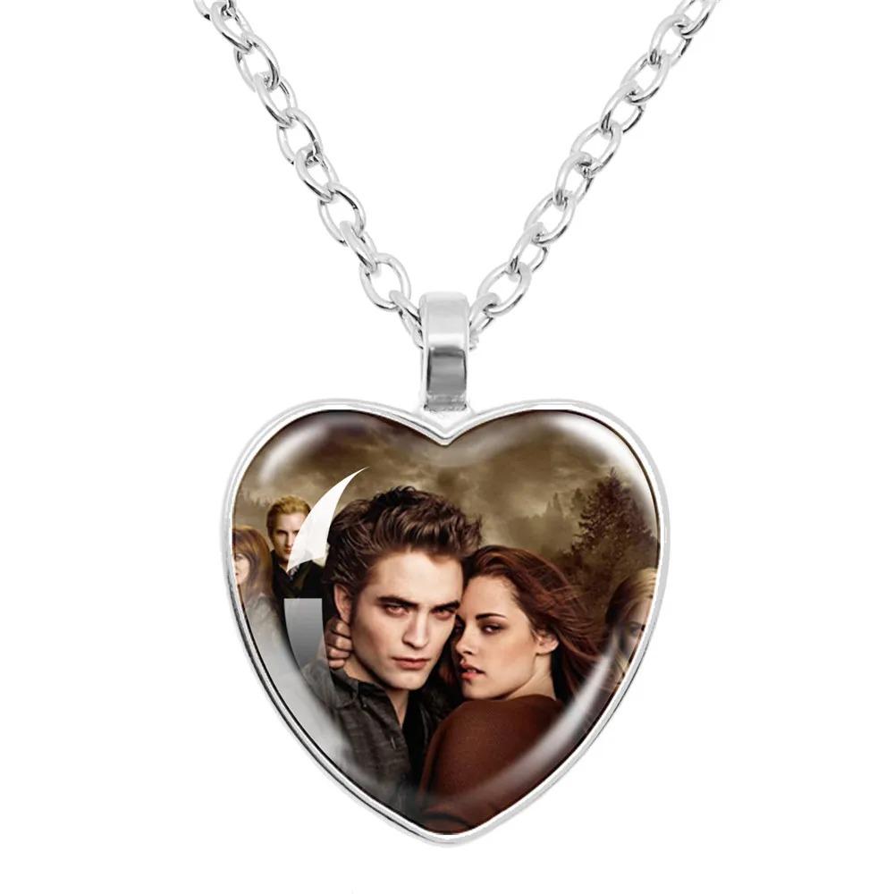 

Twilight Movie Necklace Vampire Bella Edward Jacob Renesmee Character Glass Heart Pendant Necklace Men Women Jewelry Gift