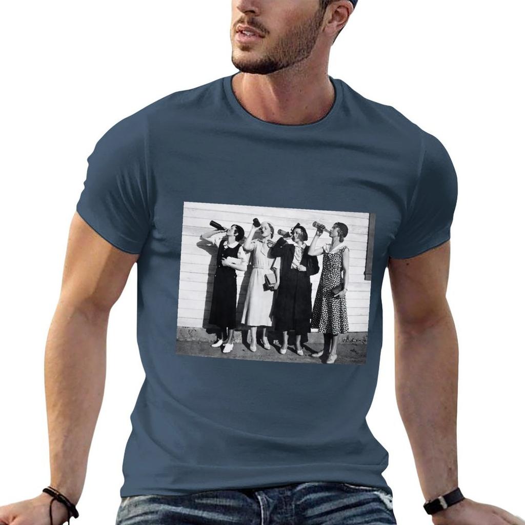 Wounisex Beer Drinkers Black And White Vintage Art Tshirt Holiday All Match Tshirt