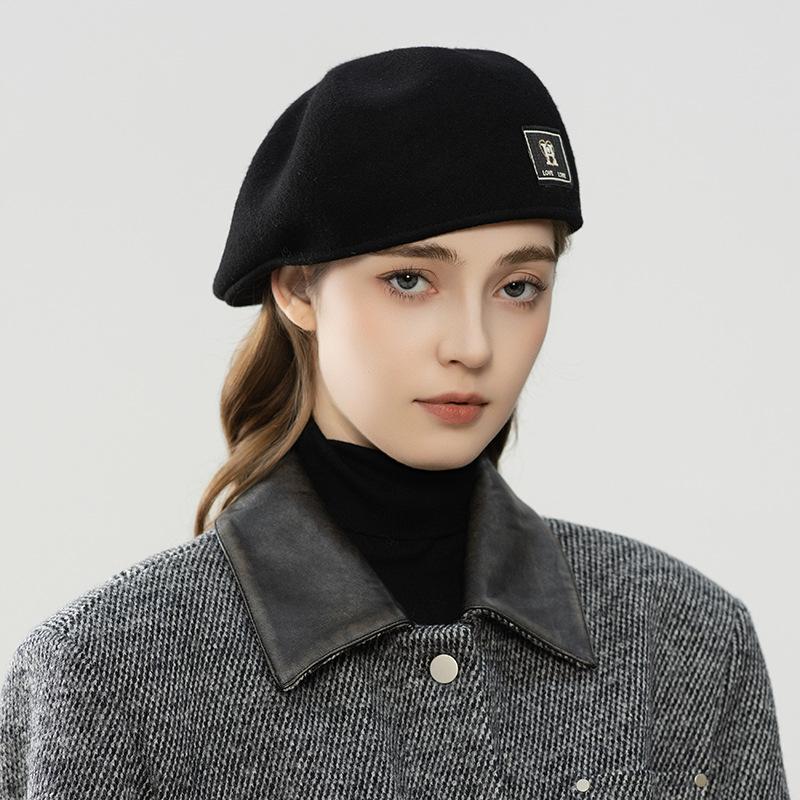 Alphabet wool beret Wear forward hat before and after autumn and winter Fashion solid color women's star anise hat