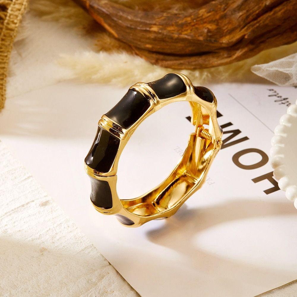 Vintage Punk Dripping Oil Enamel Bangles Black/White Metal Geometric Bangles Wide Chunky Cuff Bracelets Party Aesthetic Jewelry