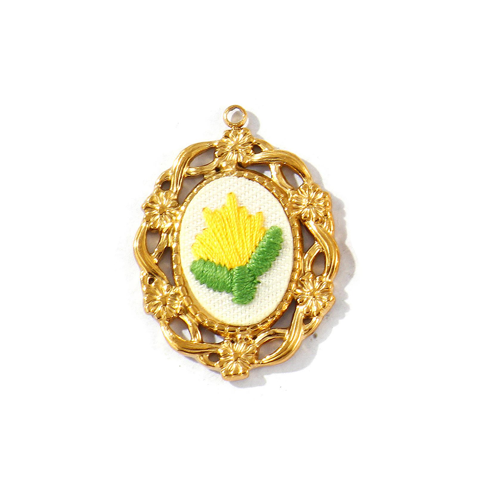 

2 Pcs Oval Flower Leaf Embroidered Charms Multicolor 304 Stainless Steel Charms 18K Gold Plated Pendants For DIY Necklace Making