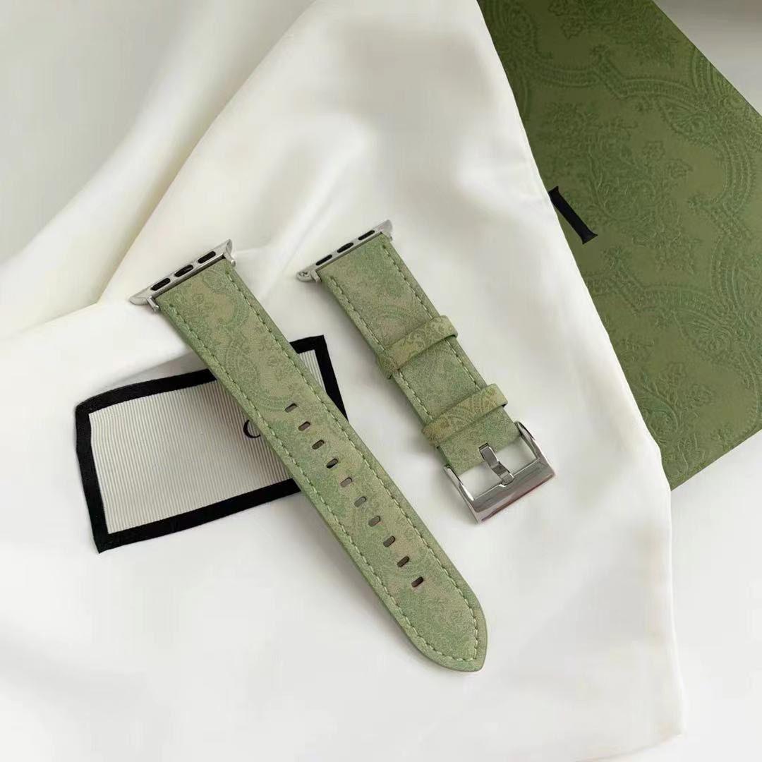 

Тонкий кожаный ремешок с винтажным принтом для Apple Watch 44 мм 40 мм 45 мм 41 мм 42 мм 38 мм, ремешки для iWatch 9 8 7 6 SE Ultra 5 4 42mm 44mm 45mm 49mm светло-зеленый