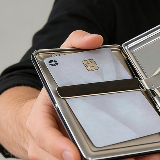 Portacarte Stile Vintage Sottile Porta Carte in Acciaio Inossidabile Chiusura a Scatto Sicura Custodia Adatta per Contanti Carta d'Identità Biglietti da Visita Portafoglio per Donne Uomini