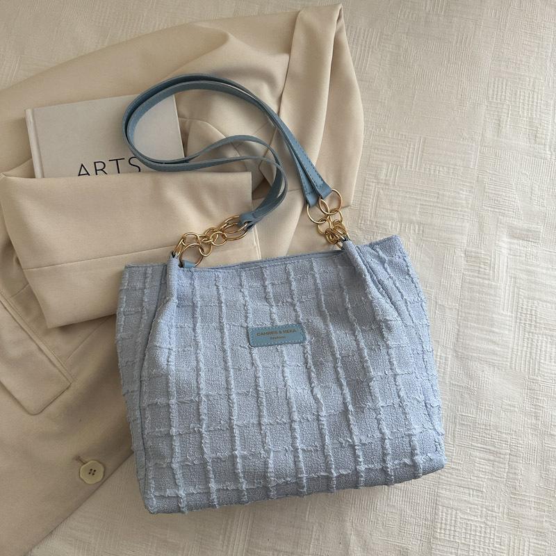 

Gentle texture handbag 2025 spring and summer new versatile ins shoulder underarm bag go out to work tote bag синий