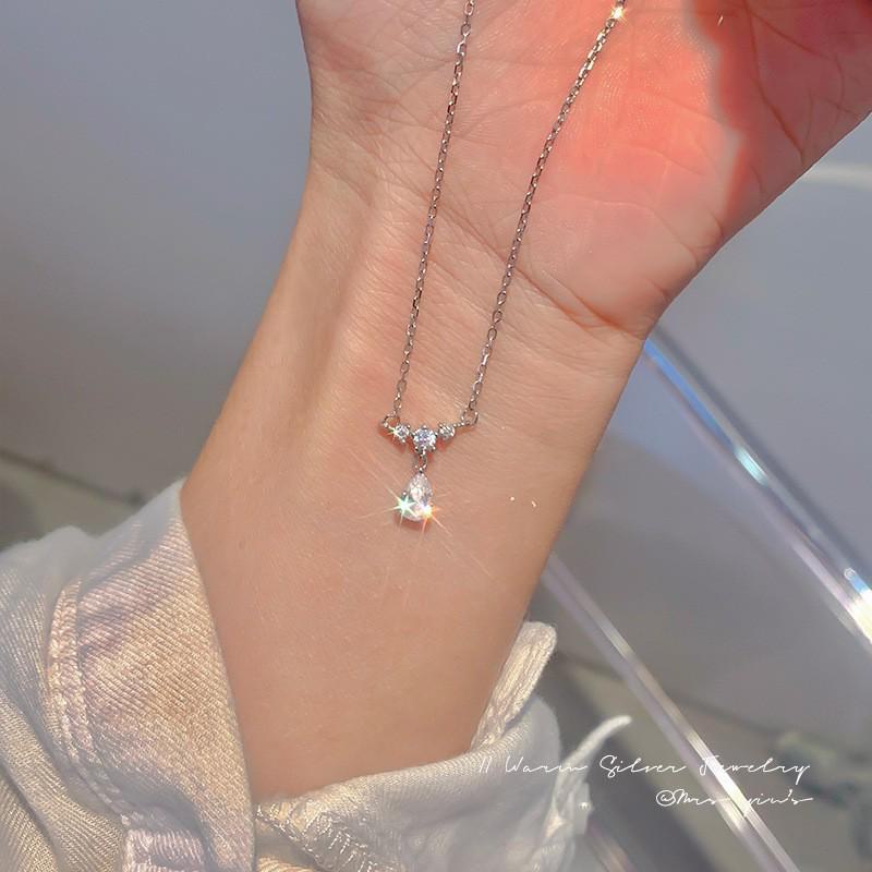 Korean Fashion Zircon Teardrop Necklace - Elegant and Minimalistic Clavicle Jewelry for Women