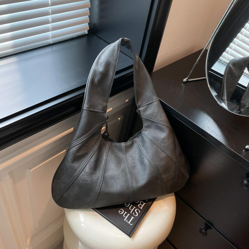 

New retro bag large capacity fashion commuter tote bag casual shoulder armpit bag handbag women чёрный